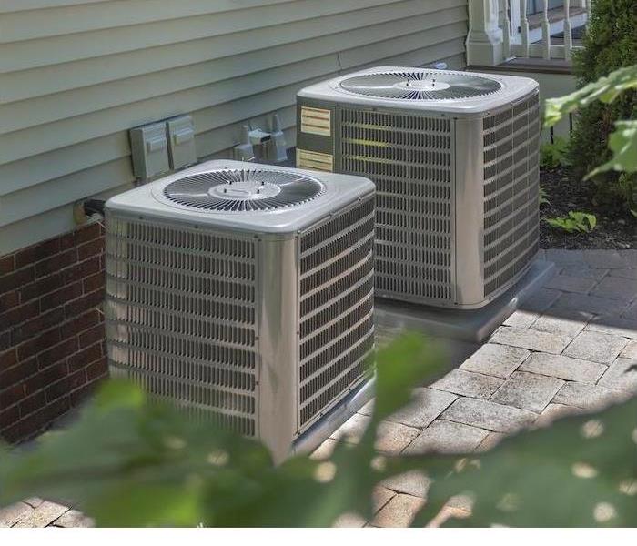 2 air conditioning units